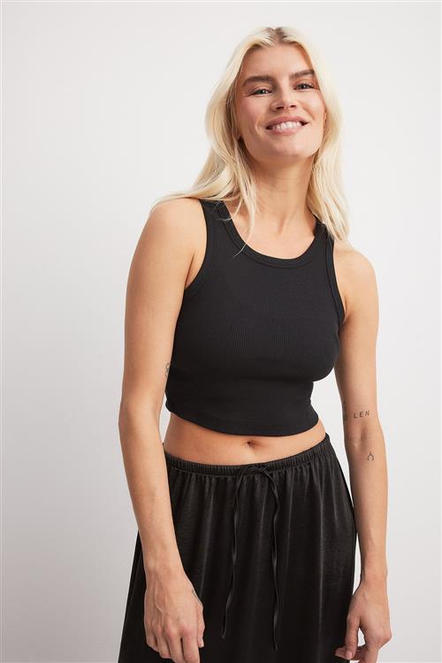 NA-KD Basic Ribbet kort tanktop - Black