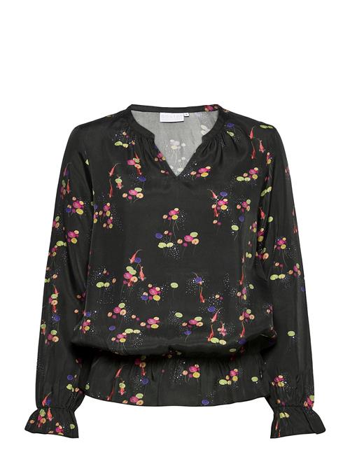 Se Coster Copenhagen Blouse In Carp Print Coster Copenhagen Black ved Booztlet