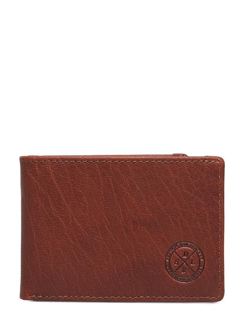 Se Saddler Molde Saddler Brown ved Booztlet