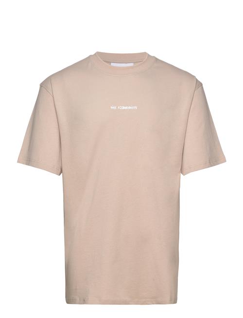 Se HAN Kjøbenhavn Boxy Tee S/S Artwork HAN Kjøbenhavn Beige ved Booztlet