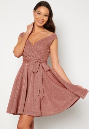 Se Goddiva Lurex Skater Dress Dark Rose XS (UK8) ved Bubbleroom