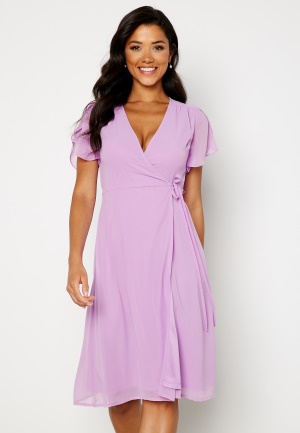 Se Bubbleroom Occasion Grienne Wrap Midi Dress Lilac 4XL ved Bubbleroom