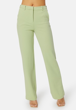 Se VERO MODA Vmzamira MR Straight Pant Reseda M/34 ved Bubbleroom