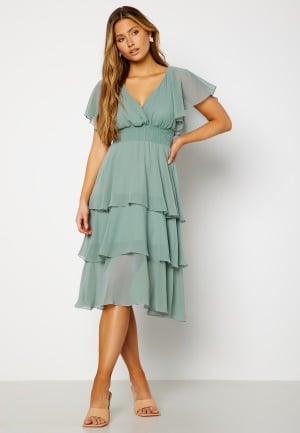 Se Goddiva Flutter Tiered Midi Dress Sage Green XXS (UK6) ved Bubbleroom