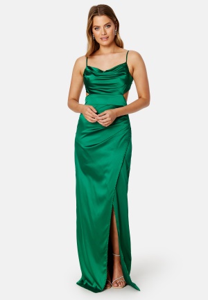 Se Bubbleroom Occasion Jianice Satin Gown Green 44 ved Bubbleroom