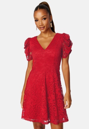 Se BUBBLEROOM Mirjam Lace Dress Red 36 ved Bubbleroom