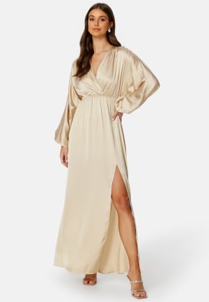 Se Bubbleroom Occasion Regina Gown Gold-coloured 2XL ved Bubbleroom