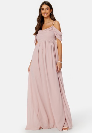 Se Bubbleroom Occasion Luciana Gown Dusty pink 34 ved Bubbleroom