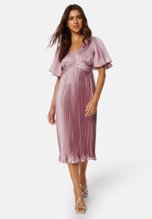 Se Bubbleroom Occasion Juliet Pleated Dress Dark dusty pink 32 ved Bubbleroom