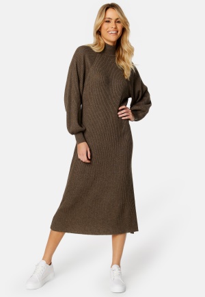 Se SELECTED FEMME Nappy LS Knit Dress Morel Detail:MELANGE S ved Bubbleroom