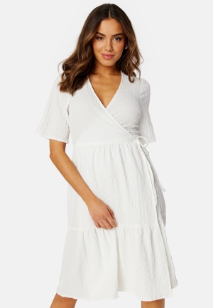 Se BUBBLEROOM Krystal wrap dress Offwhite 2XL ved Bubbleroom