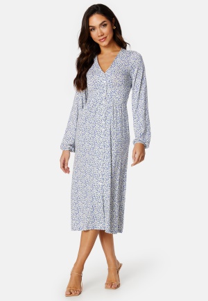 Se BUBBLEROOM V-neck Midi Button Dress Blue/Floral XS ved Bubbleroom