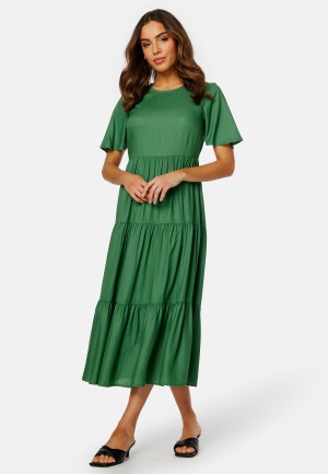 Se Happy Holly Tris Butterfly Sleeve Dress Green 36/38 ved Bubbleroom