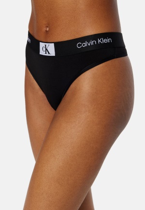 Se Calvin Klein Modern Thong UB1 Black L ved Bubbleroom