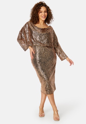 Se Goddiva Curve Sequin Cowl Neck Midi Dress Champagne 44 (UK16) ved Bubbleroom