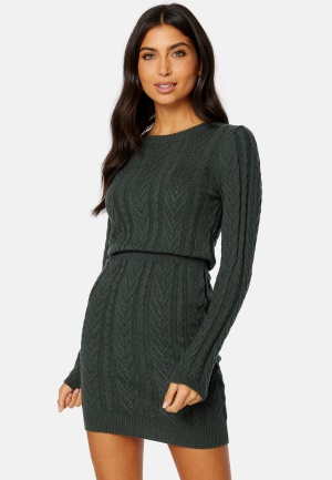 Se BUBBLEROOM Rishi knitted dress Dark green 4XL ved Bubbleroom