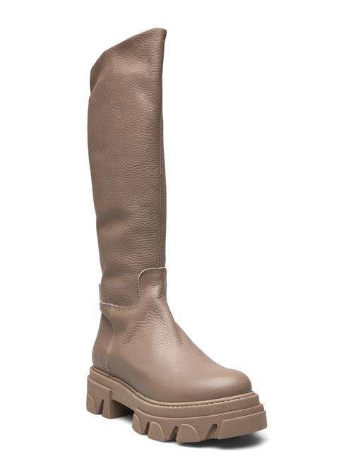 Se Steve Madden Mana Boot Steve Madden Beige ved Booztlet