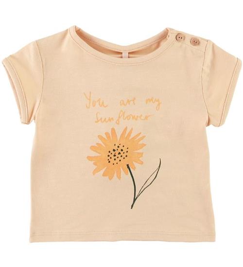 Se Soft Gallery Soft Gallery T-shirt - Nelly - Sunny - Winter Wheat ved KidsWorld