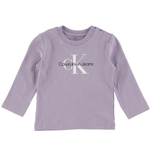 Se Calvin Klein Bluse - Monogram - Smoky Lilac ved KidsWorld