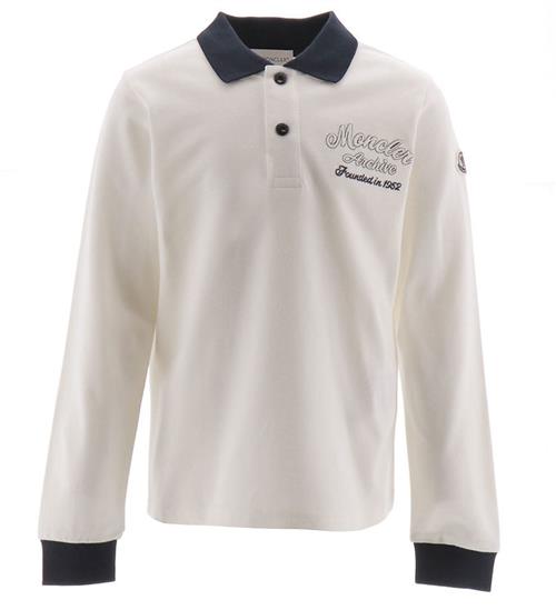 Se Moncler Moncler Polobluse - Off White m. Navy ved KidsWorld