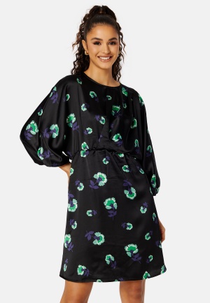 Se Object Collectors Item Agafia 3/4 Dress Black AOP:Fern green 34 ved Bubbleroom