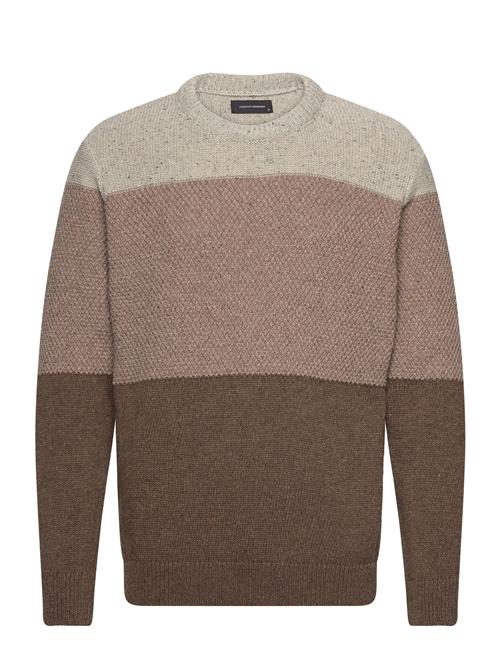 Se Clean Cut Copenhagen Tim O Neck Knit Clean Cut Copenhagen Brown ved Booztlet