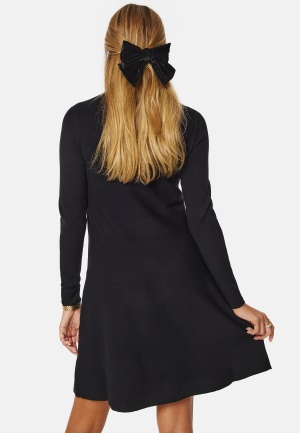 Se VERO MODA Nancy LS Knit Dress Black XS ved Bubbleroom