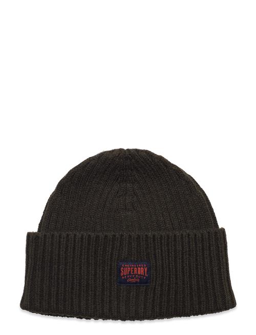 Se Superdry Workwear Knitted Beanie Hat Superdry Green ved Booztlet