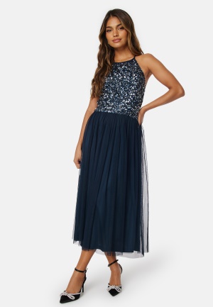 Se AngelEye High Neck Sequin Midi Dress Navy XS (UK8) ved Bubbleroom