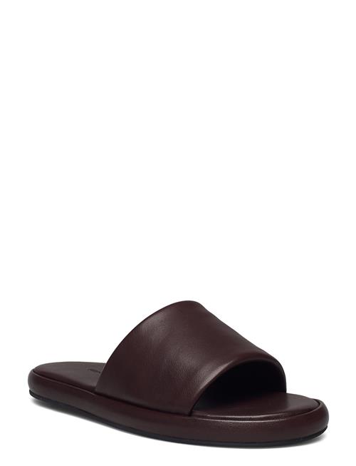 Se Filippa K Marin Slides Filippa K Brown ved Booztlet