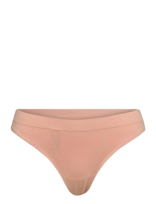 Se Calvin Klein Thong Calvin Klein Pink ved Booztlet