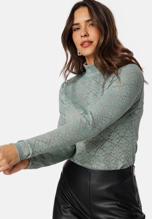 BUBBLEROOM Turtleneck  Lace Top  Light green M