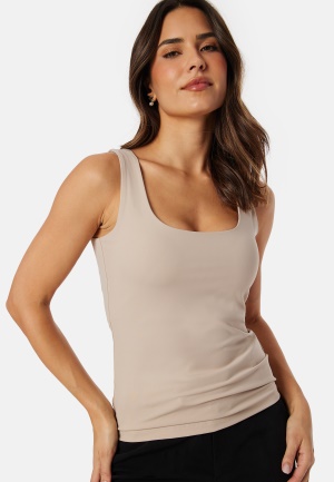 Se BUBBLEROOM Elowen Seamless Tank Top Nougat L ved Bubbleroom