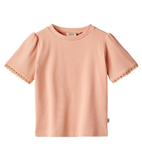 Se Wheat T-shirt - Rib - Iris - Soft Coral ved KidsWorld