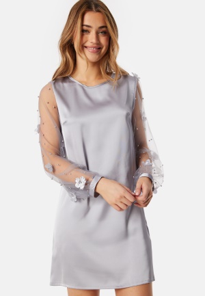 Se Ida Sjöstedt Isabelle Dress Silver Blue 36 ved Bubbleroom