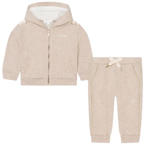 Se Chloé Logo Joggesæt Beige | Beige | 2 years ved Babyshop