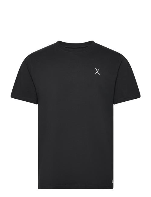 Se Clean Cut Copenhagen Cross Logo Organic Tee Clean Cut Copenhagen Black ved Booztlet