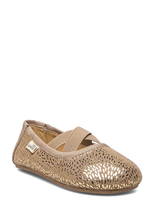 Se Sofie Schnoor Baby and Kids Shoe Indoor Sofie Schnoor Baby And Kids Gold ved Booztlet