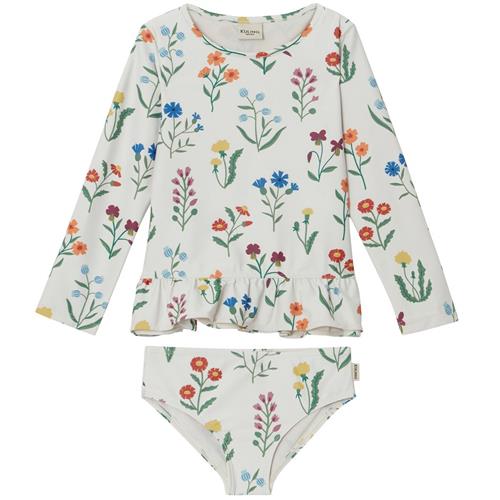 Se Kuling Mønstret UV-sæt Swedish Wildflowers | Hvid | 110/116 cm ved Babyshop