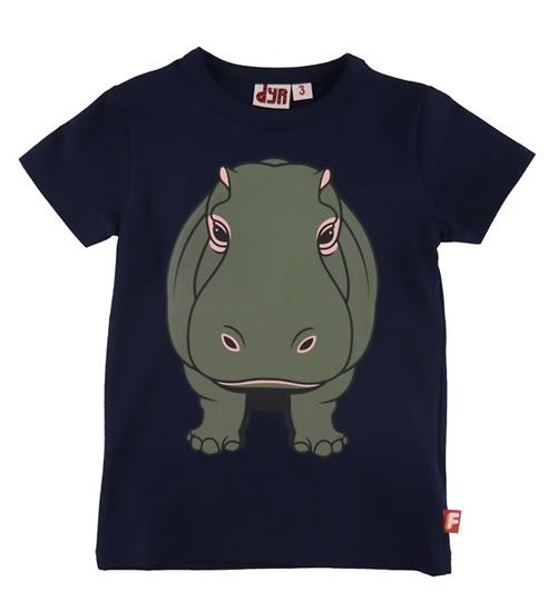 Se DYR-Cph T-Shirt - Din Ven - Dark Navy Flodhest ved KidsWorld