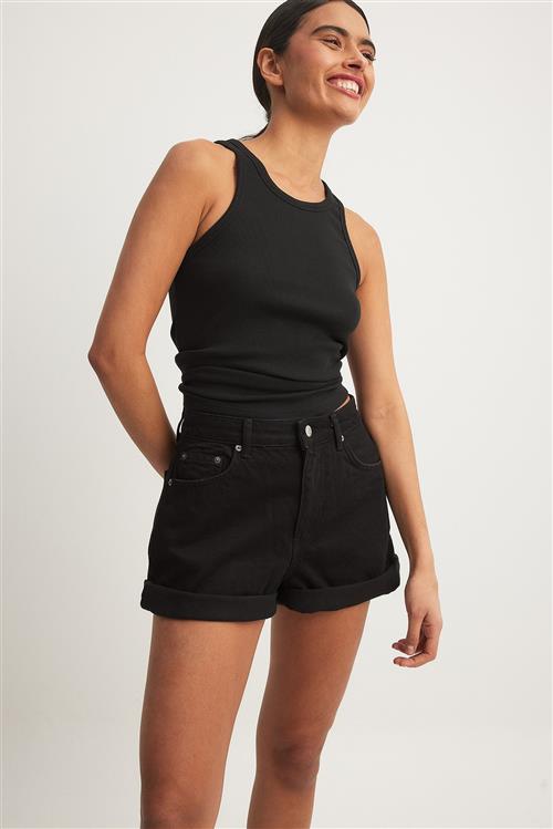 NA-KD Denimshorts med opslag - Black