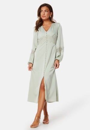 Se Bubbleroom Occasion  Satin Midi Dress Dusty green S ved Bubbleroom