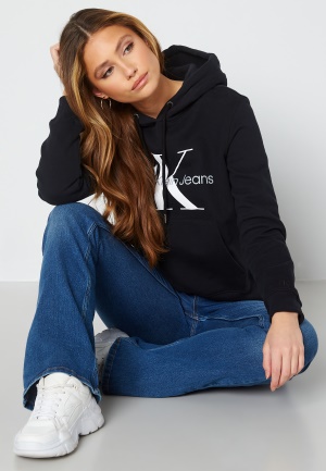 Se Calvin Klein Jeans Core Monogram Hoodie BEH Ck Black XL ved Bubbleroom