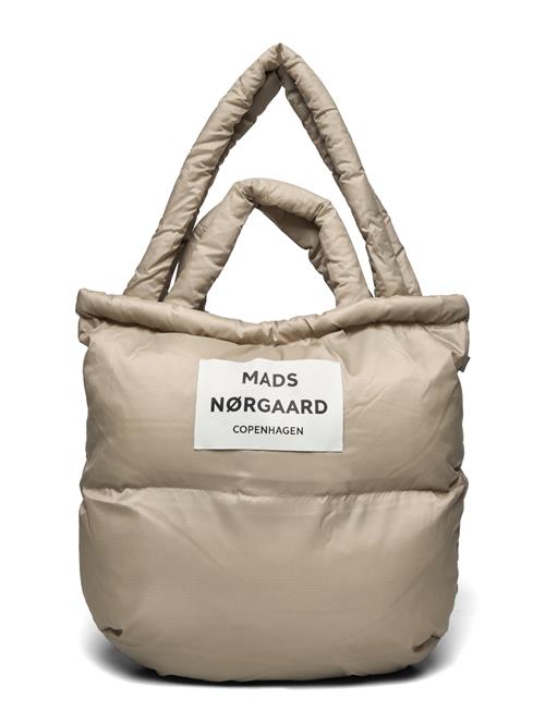 Se Mads Nørgaard Sheer Ripstop Pillow Bag Mads Nørgaard Beige ved Booztlet