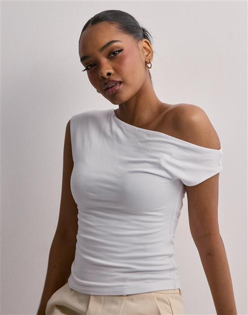 Nelly - Hvid - Asymmetric Shoulder Top