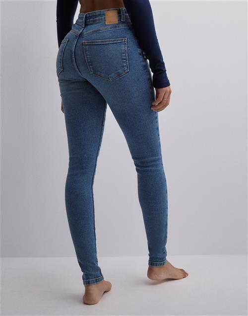 Se Pieces - Blå - Pcdana Mw Skinny Jeans MB402 Noos B ved Nelly