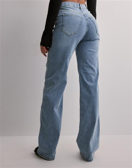 Se Dr Denim - Blå - Moxy Straight ved Nelly