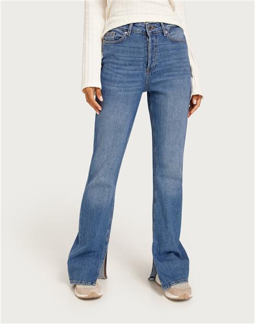 Se Vero Moda - Blå - Vmselma Hr Flared Slit Jeans RA368 ved Nelly