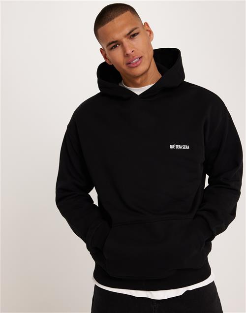 Se Que Sera Sera Virgil Hoodie Hoodies Black ved NLY Man