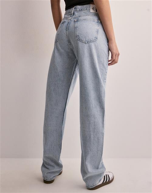 Se Calvin Klein Jeans - Blå - Low Rise Straight ved Nelly